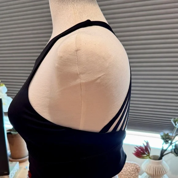 Lululemon Athletica Black Strappy Sports Bra size 8 - Picture 3 of 8